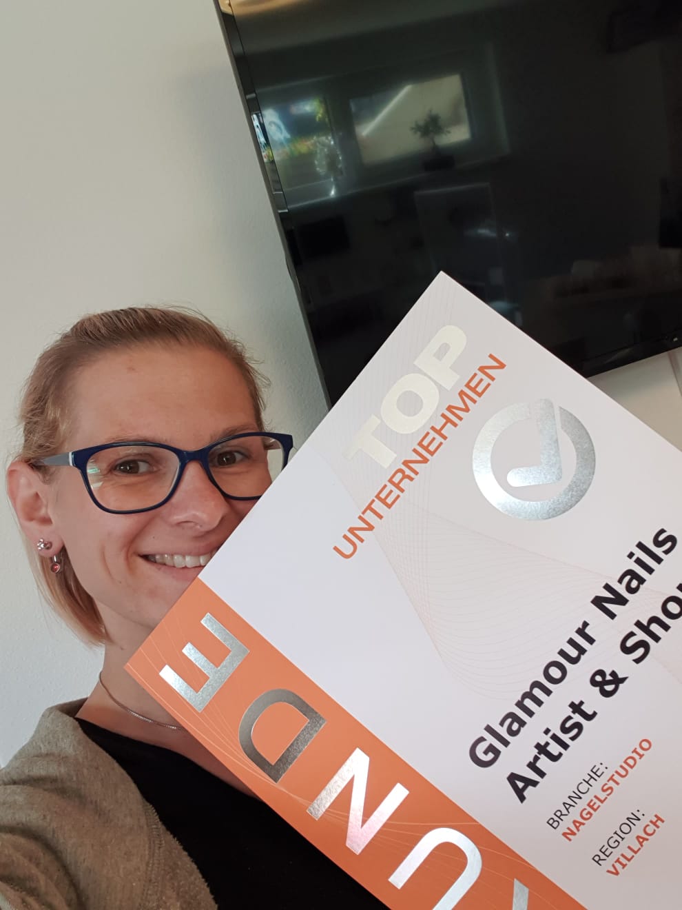 Glamour Nails Artist